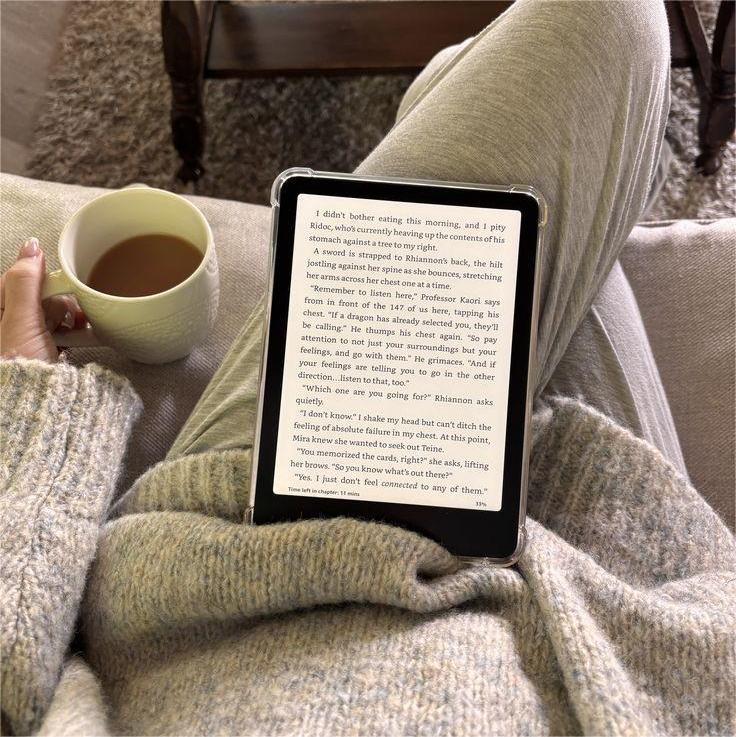 Best Kindle Reading Positions to Avoid Hand Fatigue