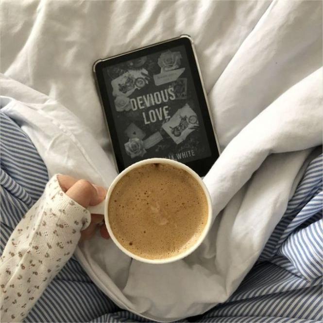 Dark Mode vs Light Mode on Kindle: Which One Is Better for Your Eyes?