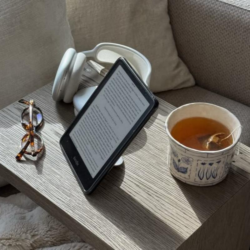 Best Kindle Accessories for Teachers Who Read Daily